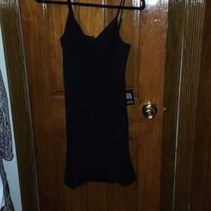 Mini xs mini black adjustable strap ruffle bottom